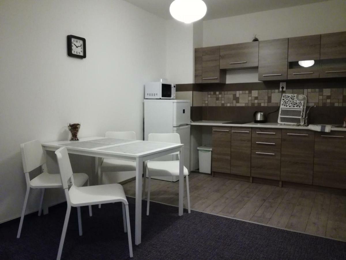 Apartman Prefa Benesov nad Ploucnici Екстер'єр фото